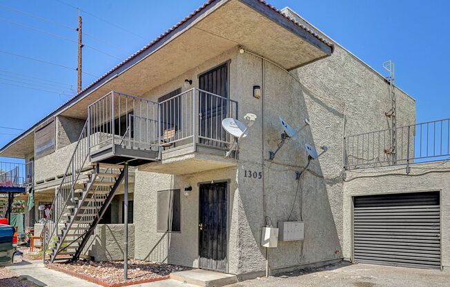 1305 Kari Lee Ct. 4 Plex