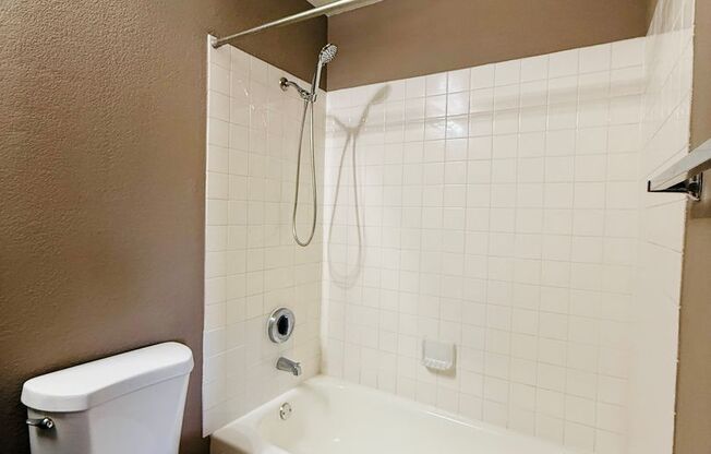 1 bed, 1 bath, $1,300, Unit # 1034