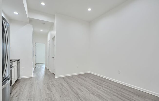 131 E North Ave