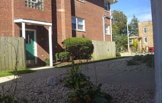 2 beds, 1 bath, $1,695, Unit 7770 - Unit #2