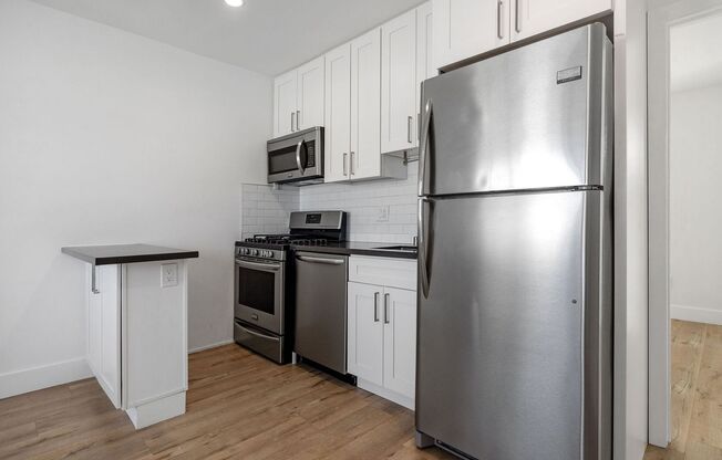 1 bed, 1 bath, 390 sqft, $2,350