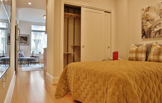 1 bed, 1 bath, $2,650, Unit 212