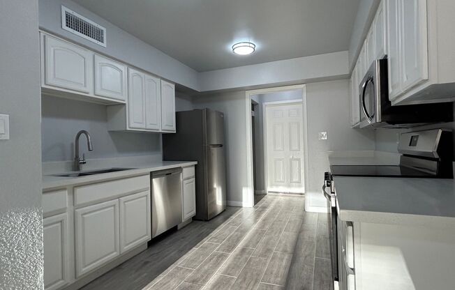 New Remodel 2 Bedroom 2 Bath