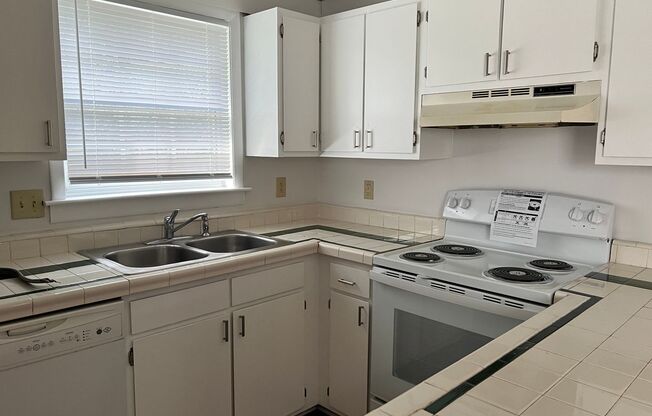 2 beds, 2 baths, $1,650