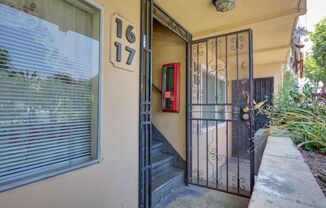 2 beds, 1 bath, $1,900, Unit # 15