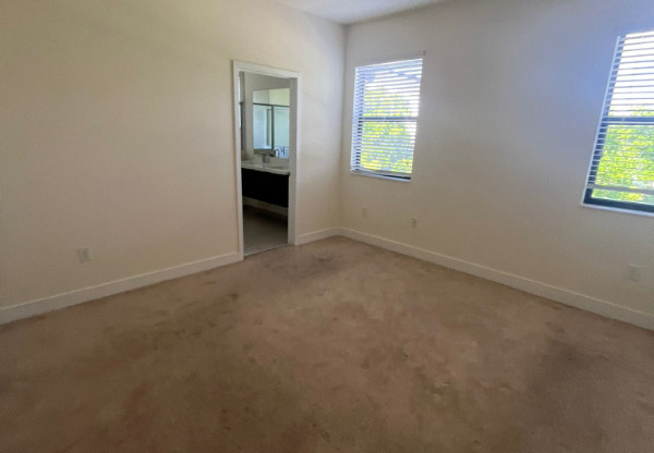 8154 NW 114