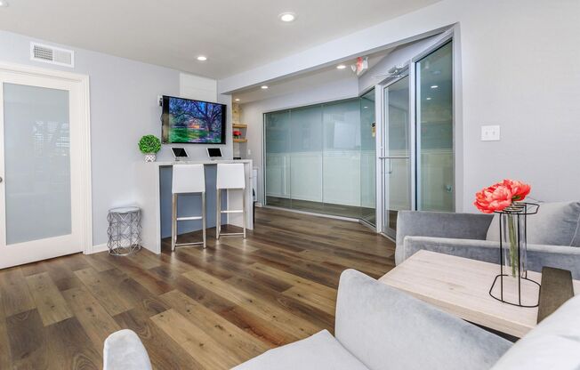 Salem Square Apartments
