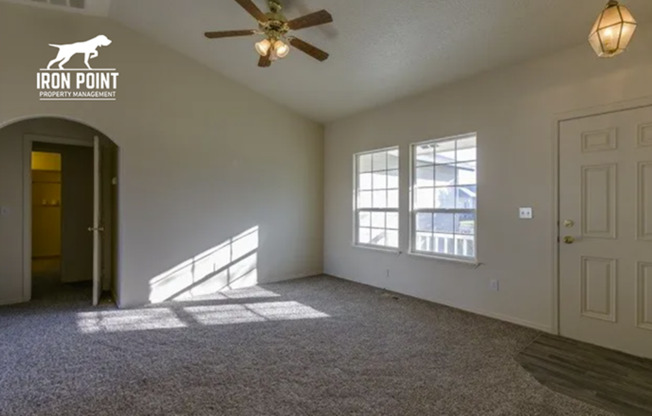 4bed/2.5 Bath in Kuna w/fenced yard, vaulted ceilings, and 2 car garage.