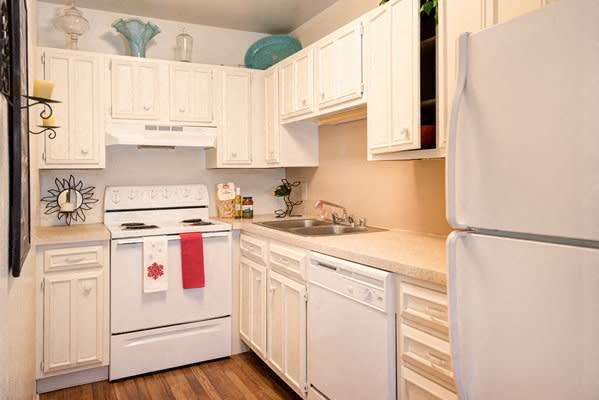 Welcome to Desert Creek Apartments in Northeast Albuquerque