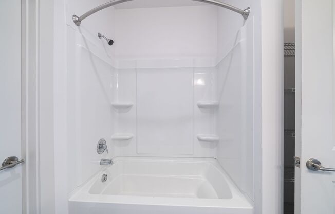 1 bed, 1 bath, 685 sqft, $1,395, Unit 205