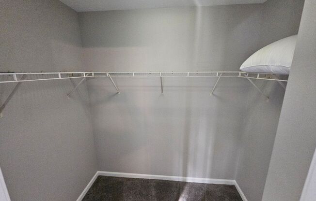 3 beds, 2.5 baths, 1,550 sqft, $1,825, Unit 3061