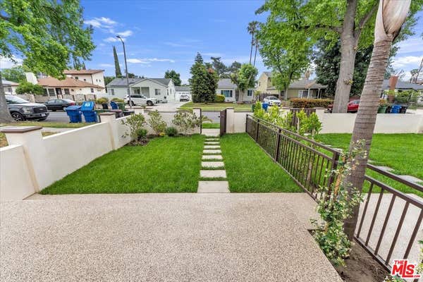 6917 ENCINO AVE