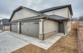 4 Bedroom 2 Bath Duplex in Oakdale Schools