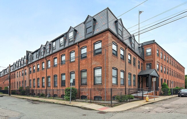1 bed, 1 bath, 680 sqft, $2,000, Unit 303