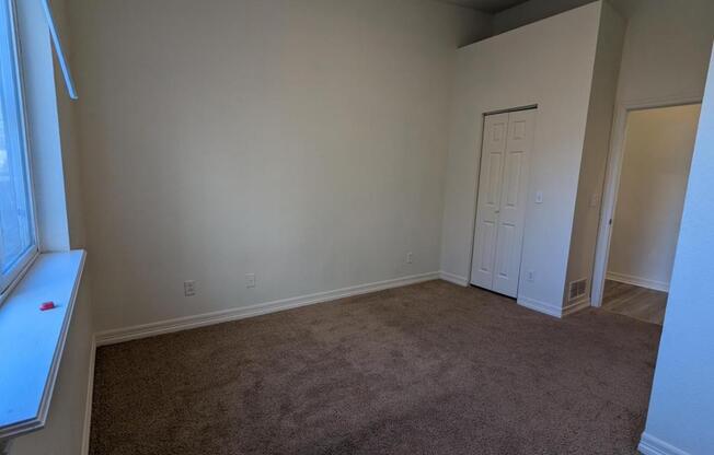 3 beds, 2 baths, 1,200 sqft, $2,380
