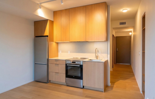 Studio, 1 bath, 401 sqft, $2,195, Unit 402