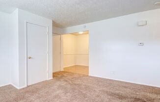 2 beds, 1 bath, $895