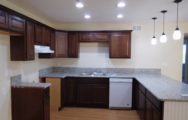 2 beds, 1 bath, 790 sqft, $1,495, Unit 03