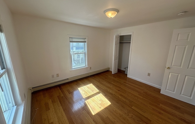 4 beds, 1 bath, 1,500 sqft, $4,600, Unit SF