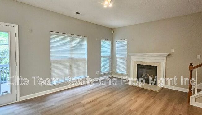 12217 WESTBURY GLN CT