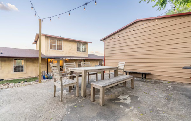 515 W CRESTLINE DR