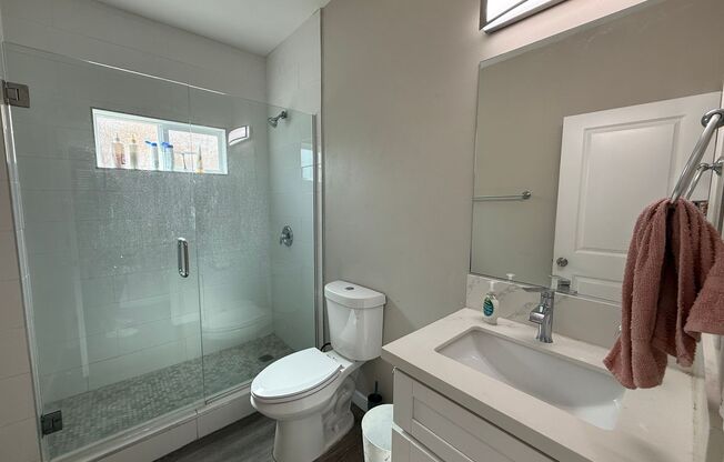 5223 5225 E FLS VW DR