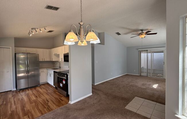 Cozy and Stylish 3-bedroom, 2-bath Single Family Home in Sanford!