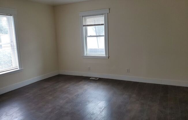 2 beds, 1 bath, $1,450, Unit 1