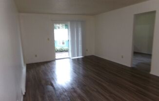 2 beds, 1 bath, 945 sqft, $1,610, Unit 284-21