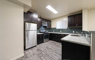 5 beds, 2 baths, 1,900 sqft, $4,500, Unit 5