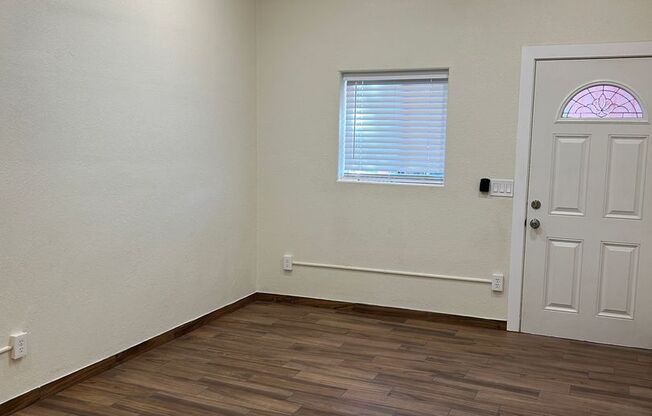 2 beds, 1 bath, $1,250, Unit Fremont332-B