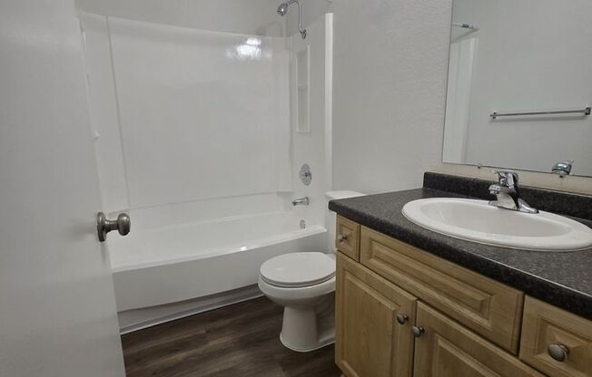 1 bed, 1 bath, 640 sqft, $1,995, Unit 646 - 29