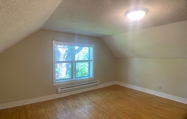 1 bed, 1 bath, 709 sqft, $1,100