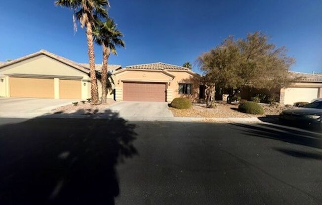3 Bedroom With Den Located in Rhodes Ranch Community!!