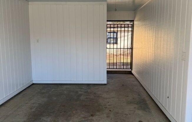 3 beds, 1 bath, $1,500