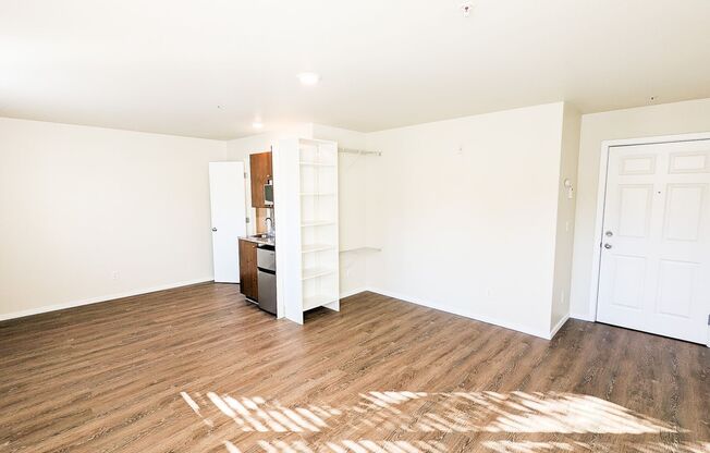 Studio, 1 bath, 160 sqft, $1,275, Unit 311