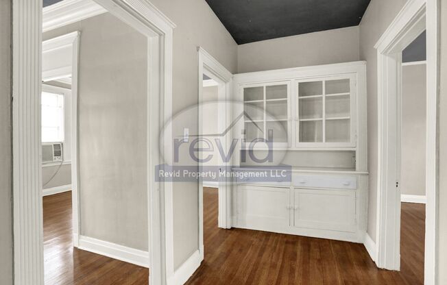 2 beds, 1 bath, 950 sqft, $995, Unit 308-2