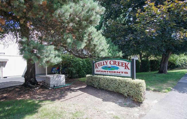 Great 1 Bedroom Overlooking Kelly Creek!