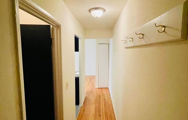 Studio, 1 bath, 450 sqft, $1,425, Unit 535-450