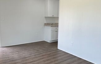 2 beds, 1 bath, 600 sqft, $1,085, Unit 12-C