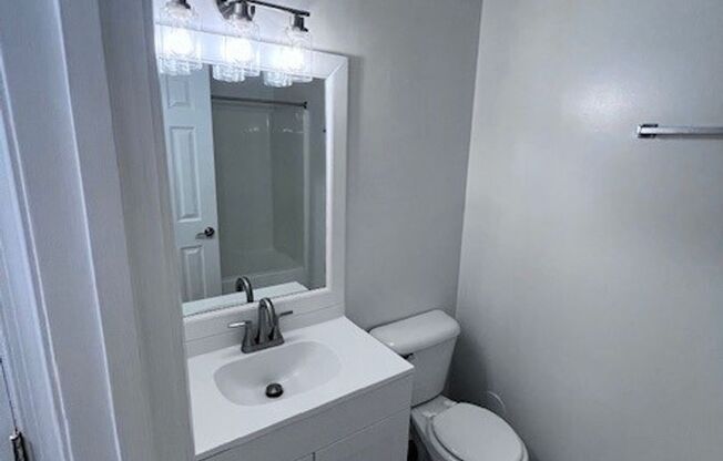 2 beds, 2 baths, 1,000 sqft, $1,745, Unit 326 H Commonwealth Court