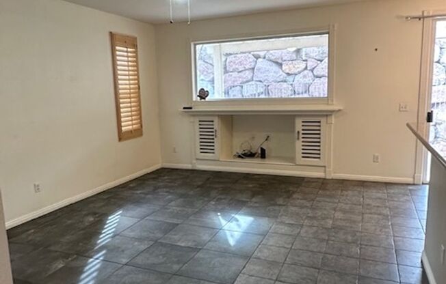 Backyard to the mountains! Gated, private parking