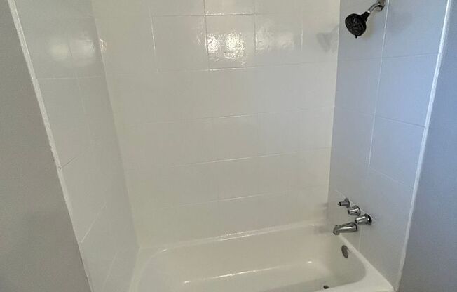 1 bed, 1 bath, 625 sqft, $995, Unit 20