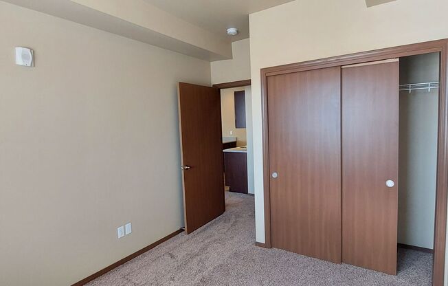 2 beds, 1 bath, $1,595, Unit 304