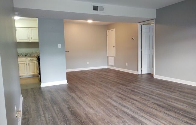 Pristine, Move in Ready Condo located in the Sharon Place Community!