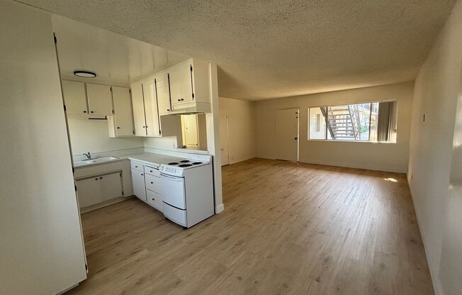 BV91-915 Mount Olive Dr. Duarte, CA 91010