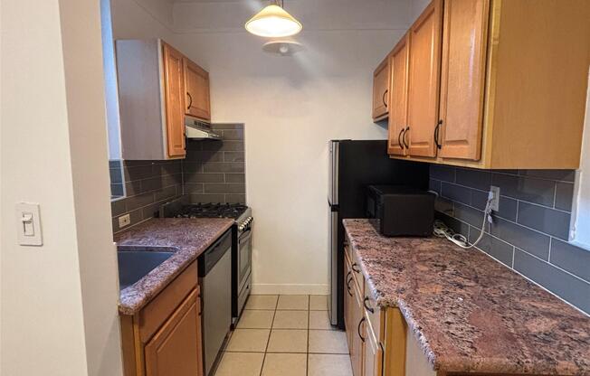 129 W 89 ST