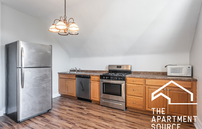 2853 W DICKENS