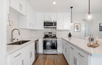 2 beds, 2 baths, 949 sqft, $3,375, Unit 21