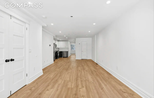 1083 LAFAYETTE AVE